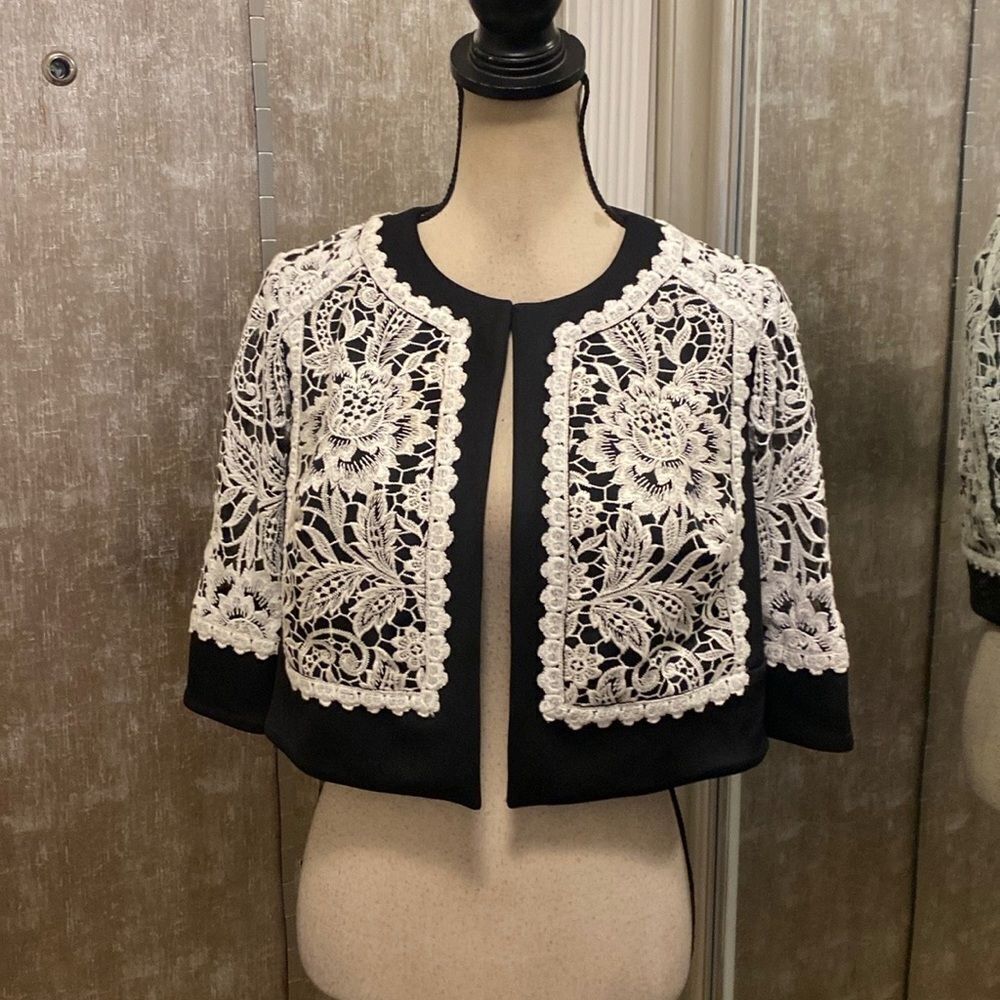 NWT Tadashi Shoji Black/ white lace detailed jacket, US2